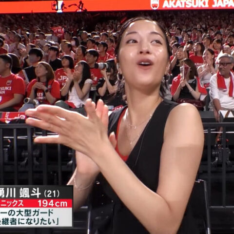 広瀬すず_バスケットボール男子 アジアカップ直前強化試合_20250719_GIF動画_004